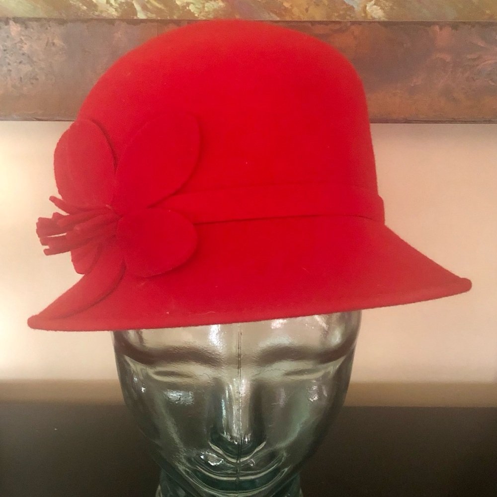 Pretty Red Cloche Wool Hat